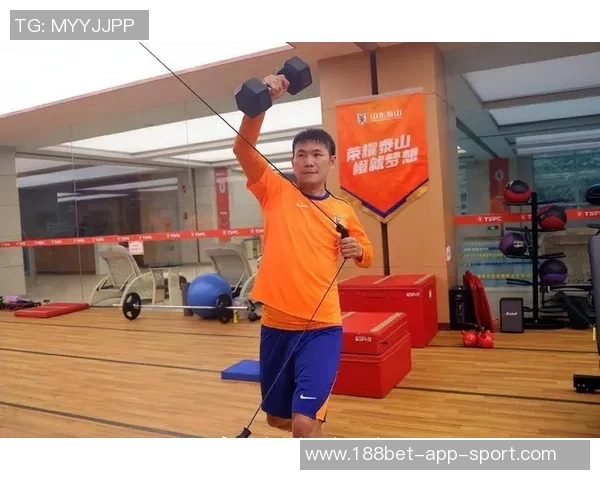 山东泰山于10月10日重返训练场全力备战即将对阵浙江队的关键比赛 山东泰山于10月10日重返训练场全力备战即将对阵浙江队的关键比赛